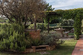 Country Villa In Tuscan Hills