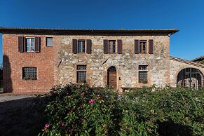 Country Villa In Tuscan Hills