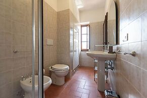 Country Villa In Tuscan Hills