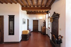 Country Villa In Tuscan Hills