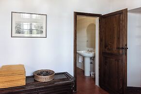 Country Villa In Tuscan Hills