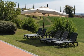 Country Villa In Tuscan Hills