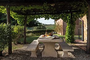 Country Villa In Tuscan Hills