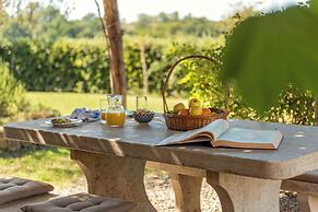 Country Villa In Tuscan Hills