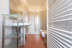 Country Villa In Tuscan Hills