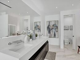 Sophia's Luxury Compound Resort w/ Heated Pool!