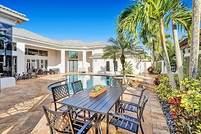 Sophia's Luxury Compound Resort w/ Heated Pool!