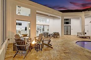 Sophia's Luxury Compound Resort w/ Heated Pool!