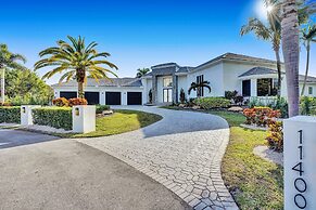 Sophia's Luxury Compound Resort w/ Heated Pool!