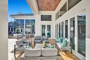 Sophia's Luxury Compound Resort w/ Heated Pool!