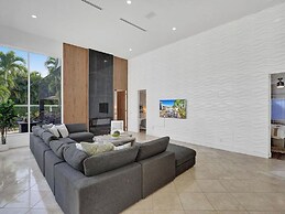 Sophia's Luxury Compound Resort w/ Heated Pool!