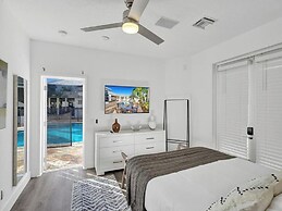 Sophia's Luxury Compound Resort w/ Heated Pool!