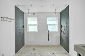 Sophia's Luxury Compound Resort w/ Heated Pool!