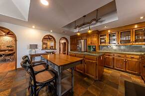 Spacious 90-acre Ranch Ideal for Families Reunions Events Sleeps 13 Sa
