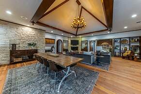 Spacious 90-acre Ranch Ideal for Families Reunions Events Sleeps 13 Sa