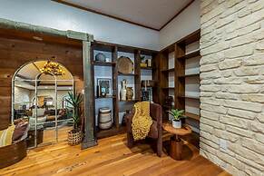 Spacious 90-acre Ranch Ideal for Families Reunions Events Sleeps 13 Sa