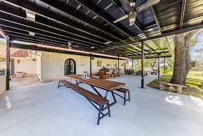 Spacious 90-acre Ranch Ideal for Families Reunions Events Sleeps 13 Sa