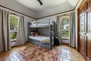 Spacious 90-acre Ranch Ideal for Families Reunions Events Sleeps 13 Sa