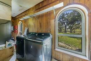 Spacious 90-acre Ranch Ideal for Families Reunions Events Sleeps 13 Sa