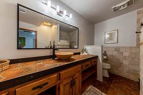 Spacious 90-acre Ranch Ideal for Families Reunions Events Sleeps 13 Sa