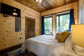 Luxurious Bright Modern Broken Bow Dream Retreat
