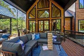 Luxurious Bright Modern Broken Bow Dream Retreat