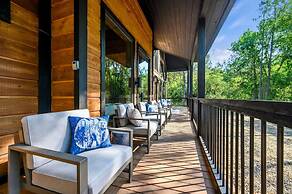 Luxurious Bright Modern Broken Bow Dream Retreat