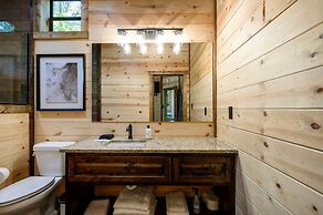 Luxurious Bright Modern Broken Bow Dream Retreat