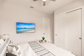 Luxurious Naples 4BR w Pool by Vanderbilt Beach