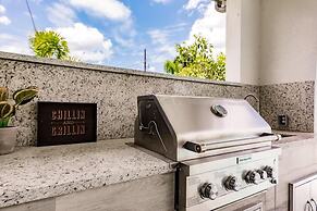 Luxurious Naples 4BR w Pool by Vanderbilt Beach