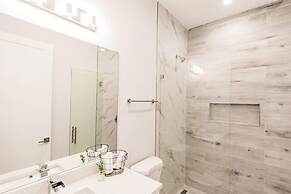 Luxurious Naples 4BR w Pool by Vanderbilt Beach