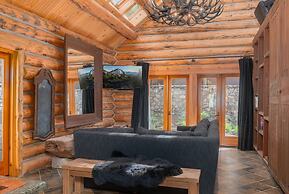 Absolutely Amazing Slopeside Mountain Lodge With spa