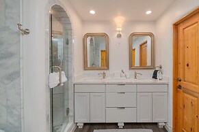 Absolutely Amazing Slopeside Mountain Lodge With spa