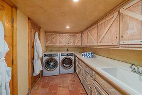 Absolutely Amazing Slopeside Mountain Lodge With spa