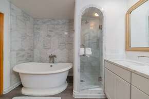 Absolutely Amazing Slopeside Mountain Lodge With spa