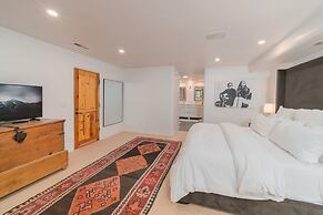 Absolutely Amazing Slopeside Mountain Lodge With spa