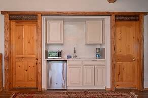 Absolutely Amazing Slopeside Mountain Lodge With spa