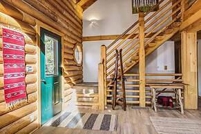 Private Luxurious Cabin w spa Near Breckenridge