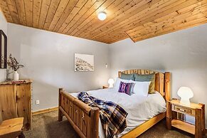Private Luxurious Cabin w spa Near Breckenridge