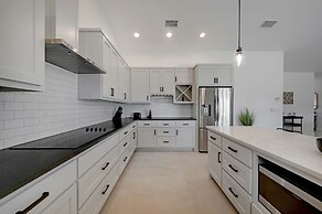 Secluded Hill Country Getaway Stunning Views Fire Pit 15 Min to Main S