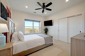 Secluded Hill Country Getaway Stunning Views Fire Pit 15 Min to Main S