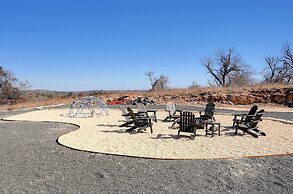 Secluded Hill Country Getaway Stunning Views Fire Pit 15 Min to Main S