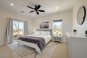 Secluded Hill Country Getaway Stunning Views Fire Pit 15 Min to Main S