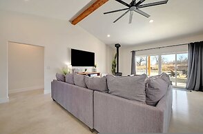 Secluded Hill Country Getaway Stunning Views Fire Pit 15 Min to Main S