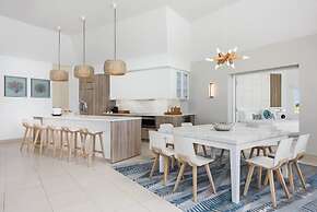 Luxe Oceanfront Penthouse Hot Tub Daily Cabana