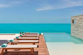 Luxurious Oceanfront Villa Infinity Pool Plunge