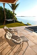Luxurious Oceanfront Villa Infinity Pool Plunge