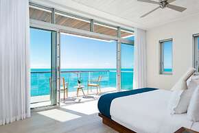 Luxurious Oceanfront Villa Infinity Pool Plunge