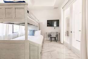 Exquisite Vanderbilt Beach Luxury Getaway