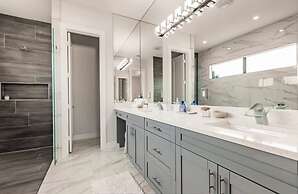 Exquisite Vanderbilt Beach Luxury Getaway